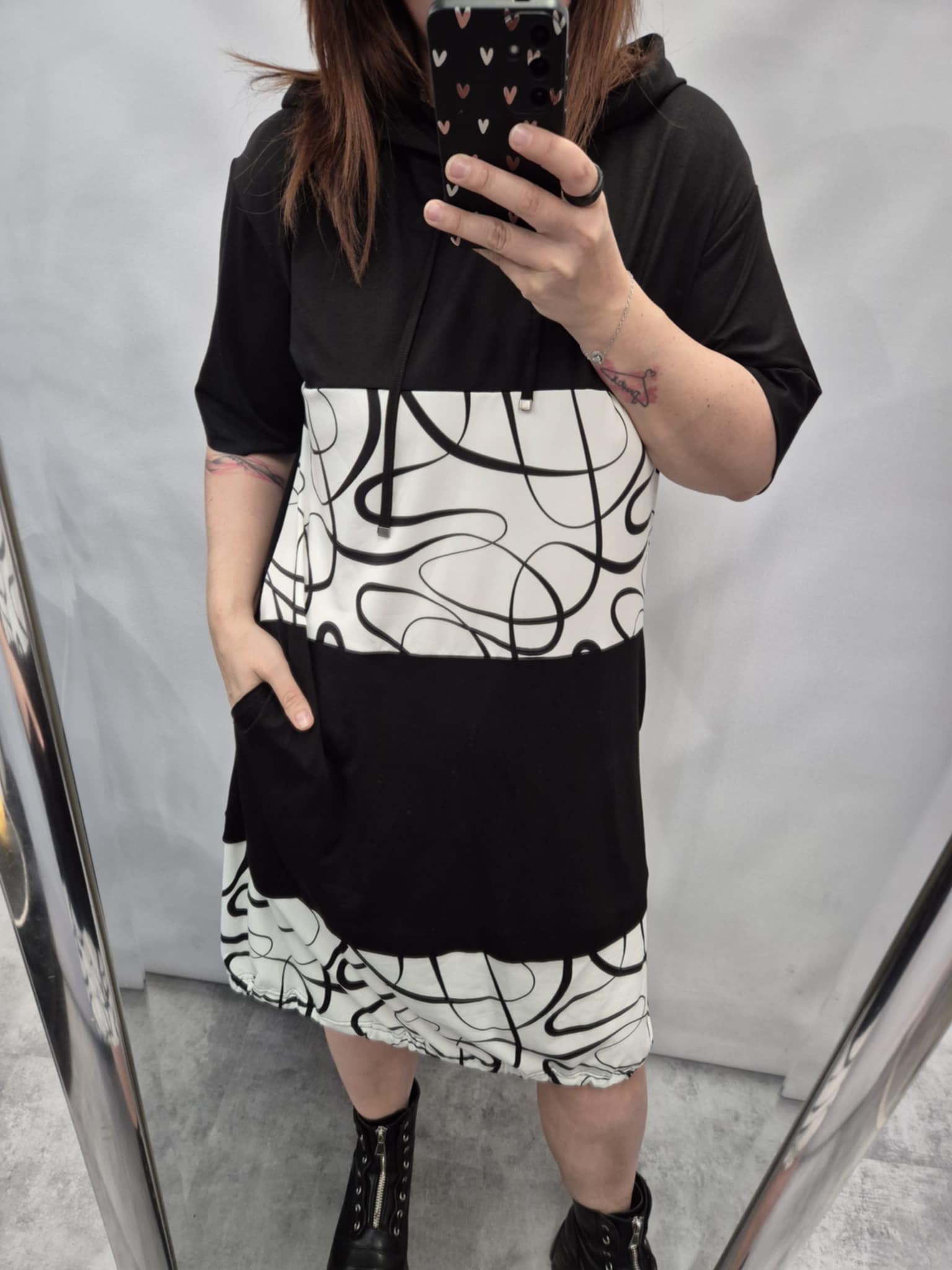 Dámské šaty s kapucí F2121