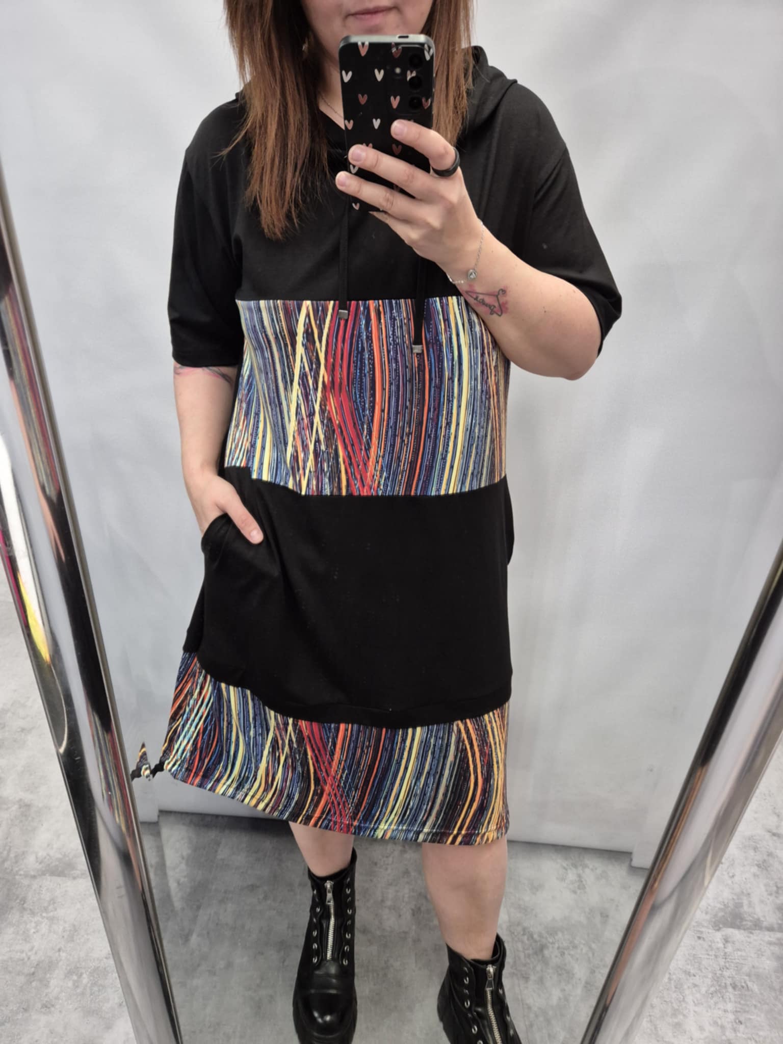 Dámské šaty s kapucí F2124