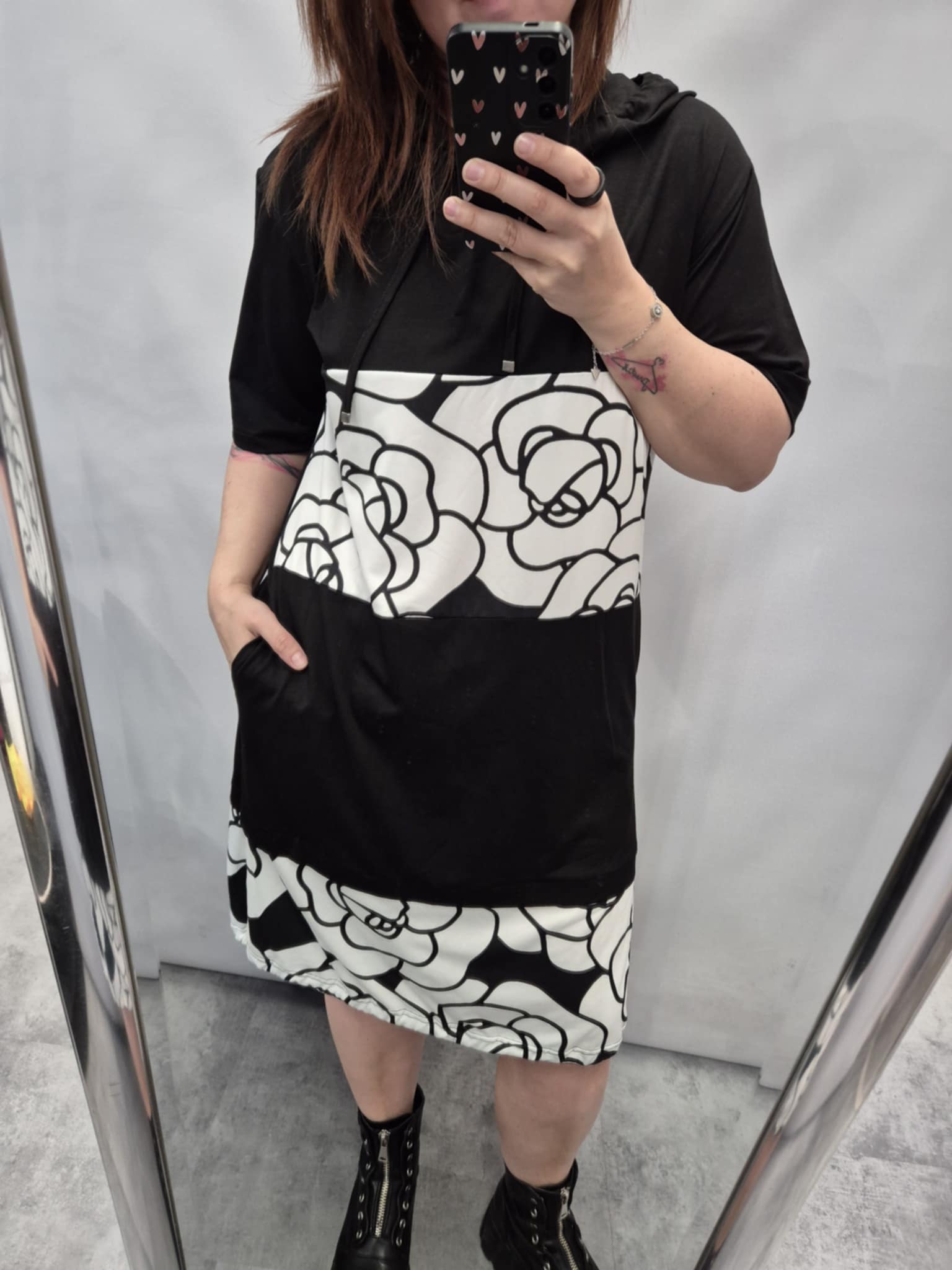 Dámské šaty s kapucí F2125